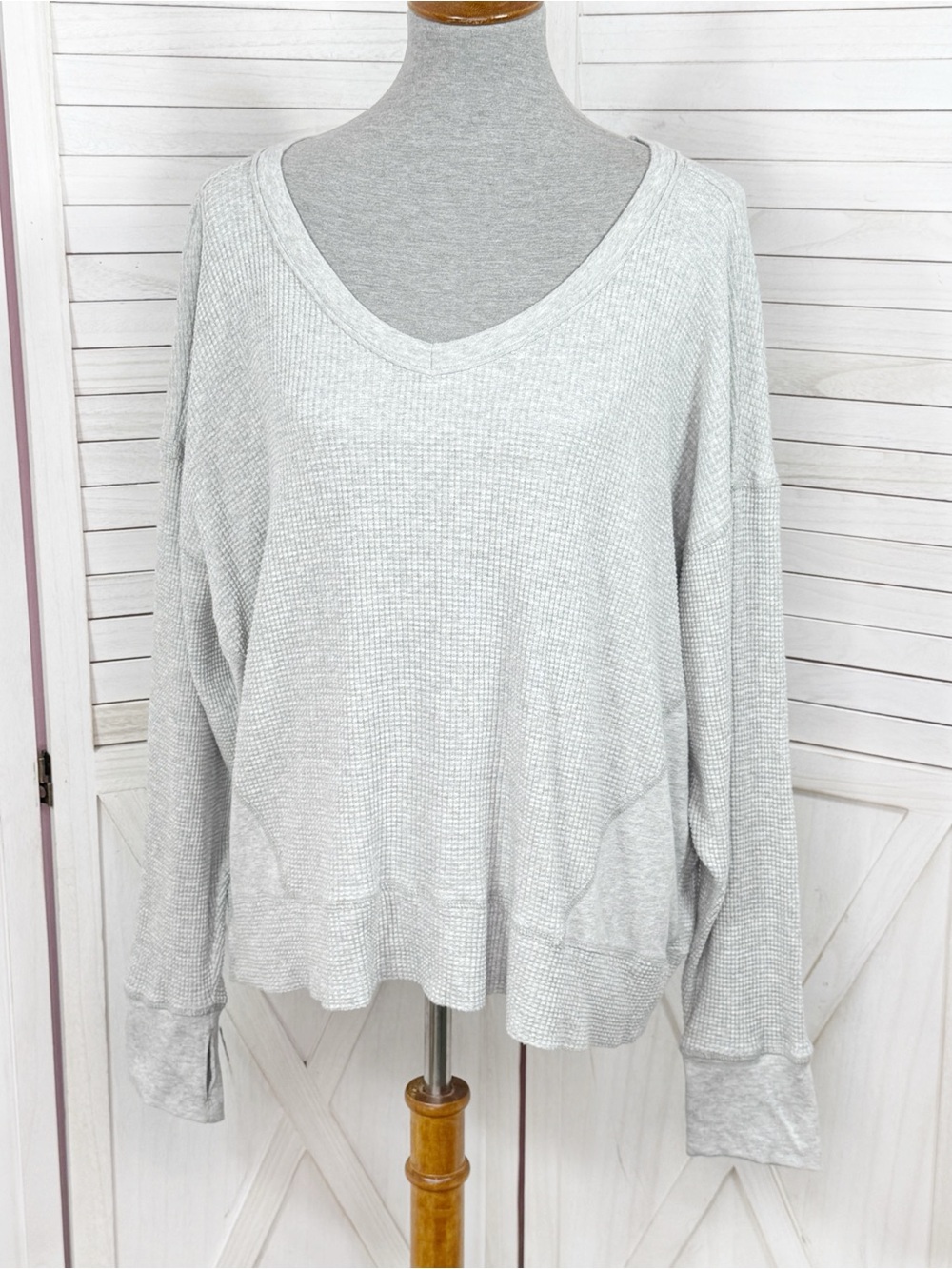 Aerie WOW Cotton Waffle Oversized Slouchy Tee Shirt Light Grey Medium V Neck
